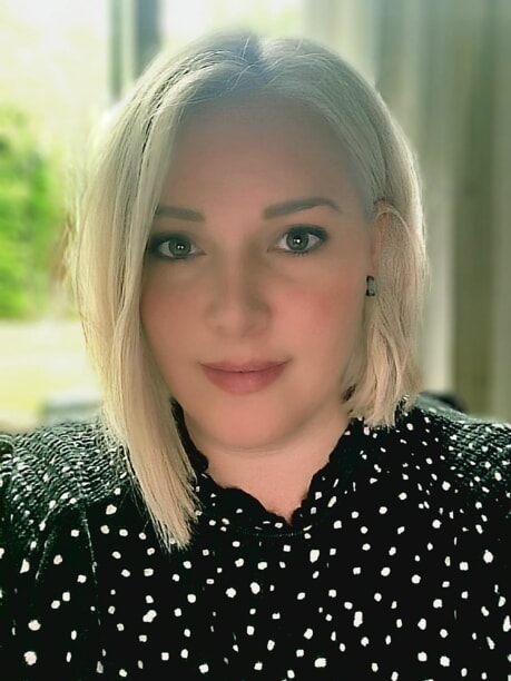 Headshot of April Tawfeeq