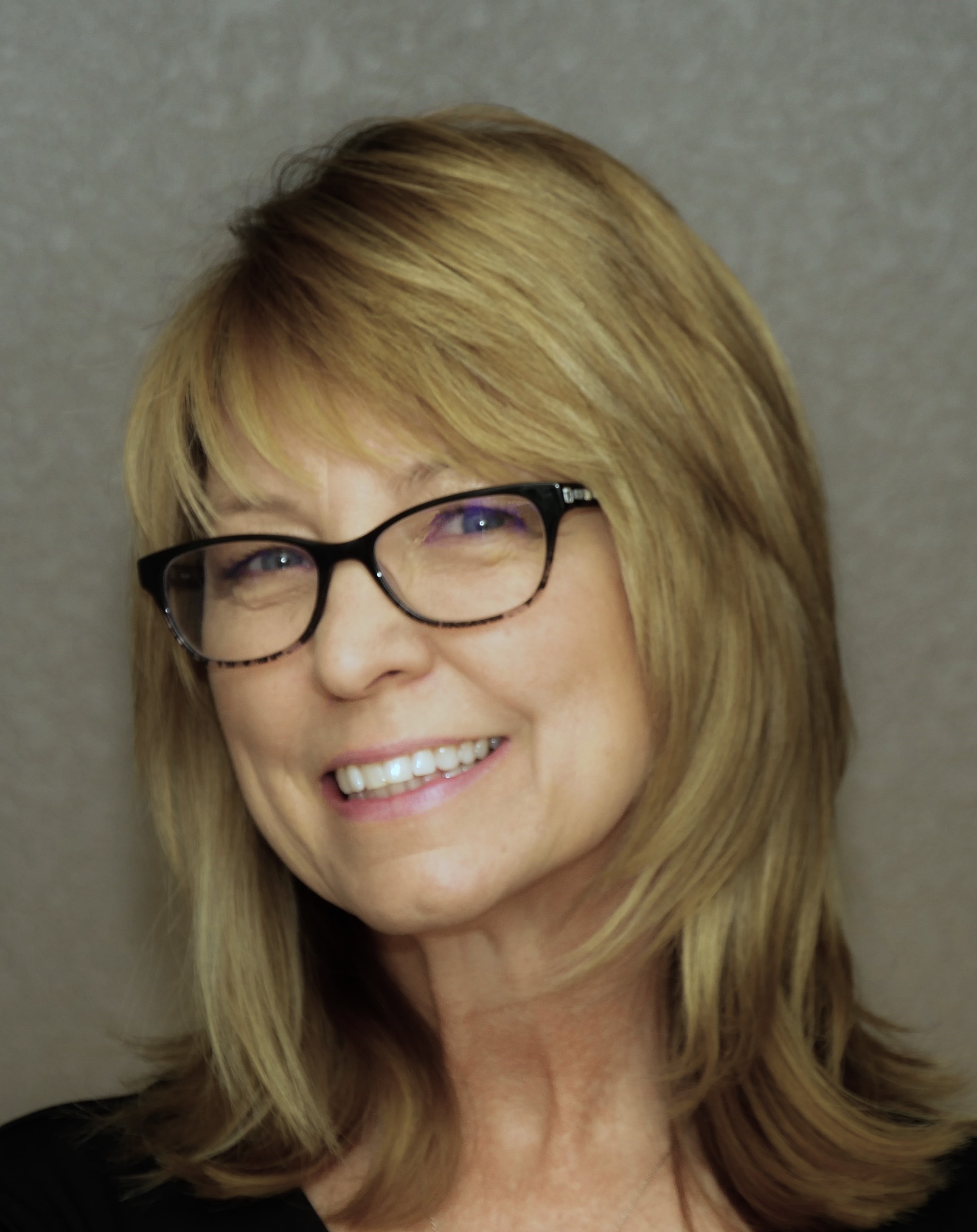 Headshot of Lori Marshall